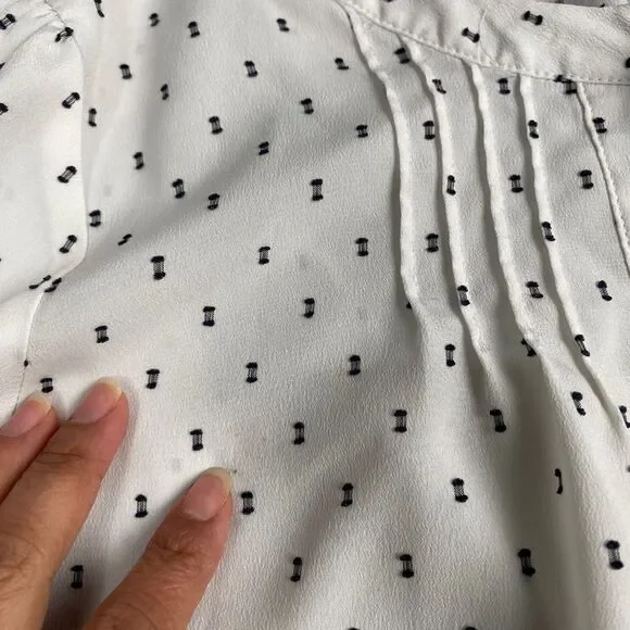 Elle Women’s size Large White Black Polka Dots Pleated  Half Sleeves Blouse - Picture 7 of 13